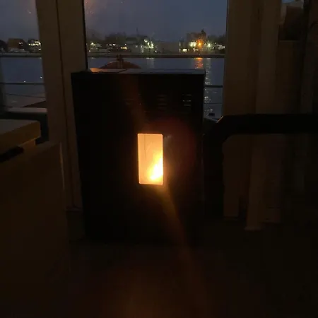 Hausbooothl Bådhotel *