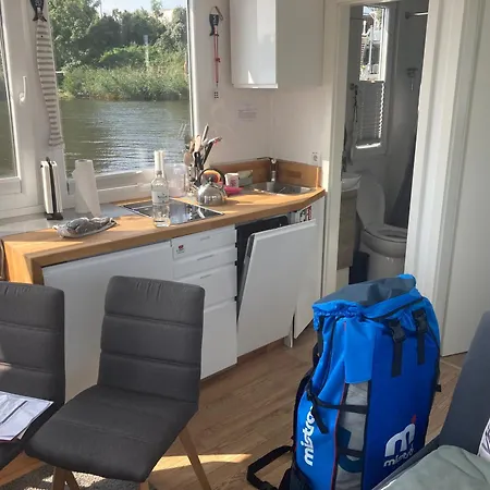 Botel Hausbooothl Lubeck